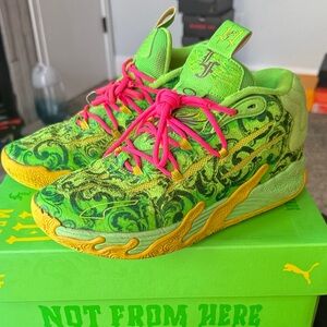 Boys Puma LaMello Ball MB.03 LA France JR Green/Yellow Basketball Pink Laces